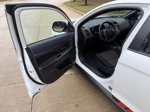 Used 2020 Mitsubishi Outlander Sport Black Edition image 22