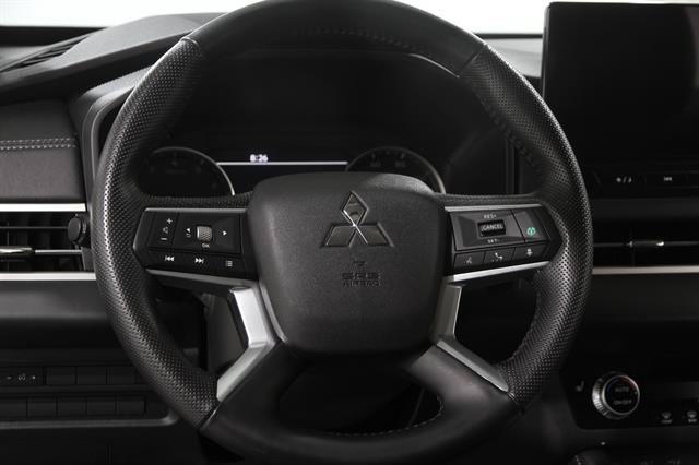 Used 2025 Mitsubishi Outlander SE AWD/4WD image 7