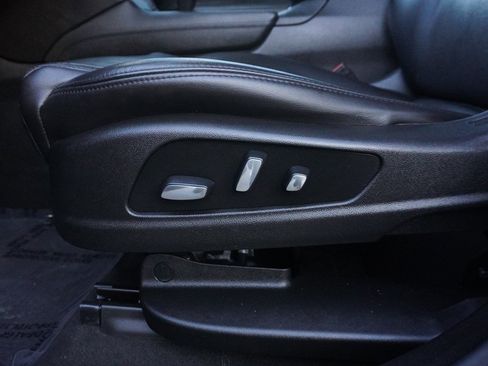 Used 2019 Cadillac XT5 Luxury image 36