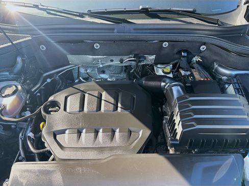 Used 2024 Volkswagen Atlas SE image 36