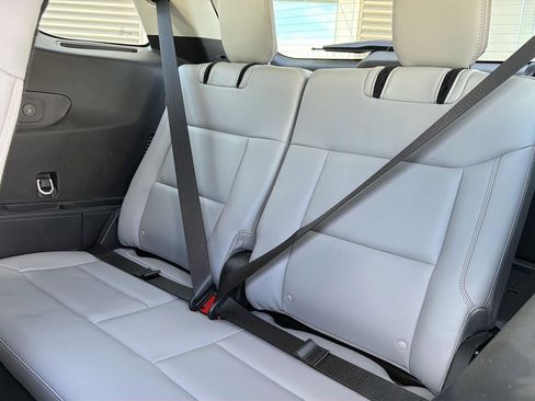 Used 2025 Ford Explorer Active w/ Active Comfort Package AWD/4WD image 18