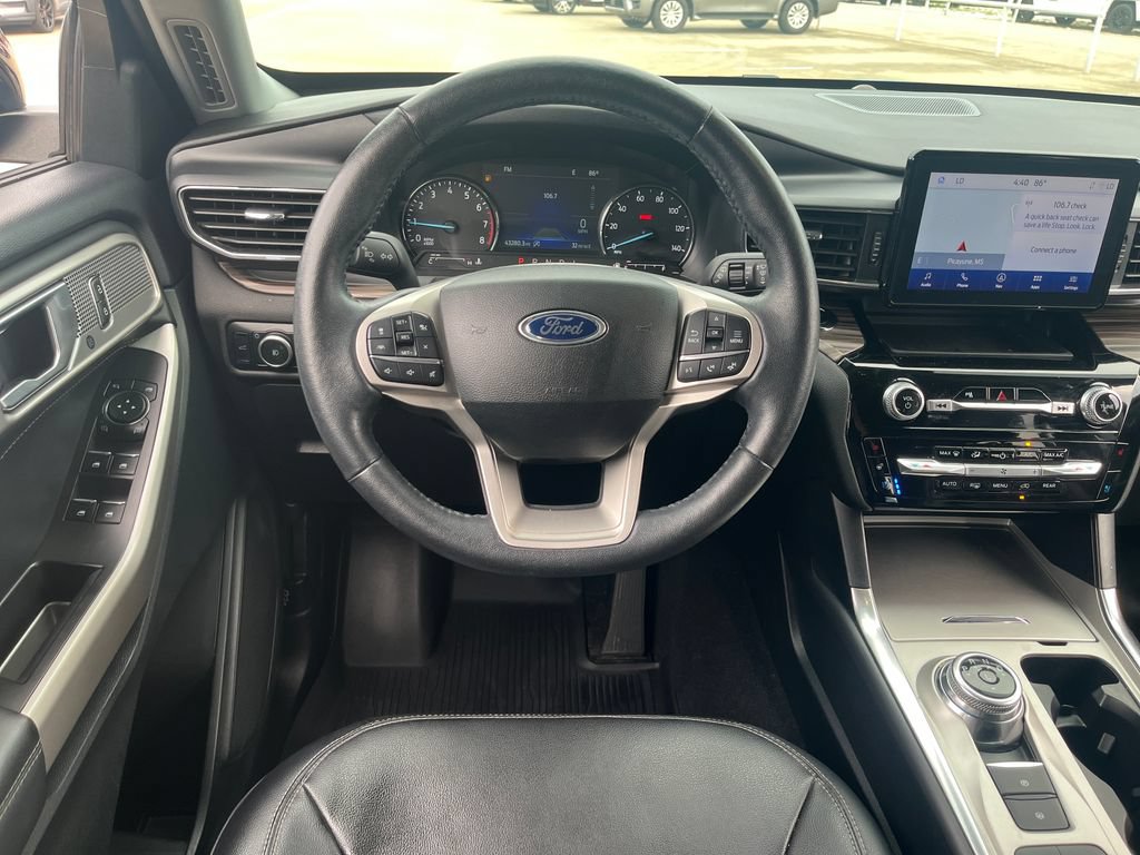 Used 2024 Ford Explorer Limited RWD image 16