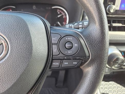 Used 2025 Toyota RAV4 XLE w/ Convenience Package FWD image 31