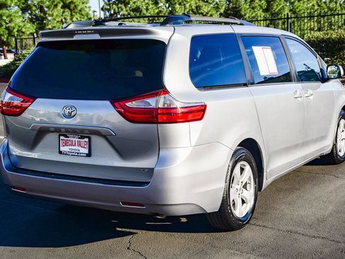 Certified 2017 Toyota Sienna LE image 7