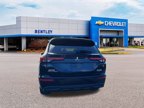Used 2022 Mitsubishi Outlander ES image 4