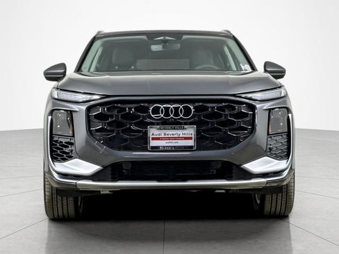 Used 2026 Audi Q3 quattro 2.0T w/ Driver Assistance Package AWD/4WD image 8