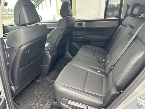 Used 2025 Hyundai Santa Fe SEL image 10