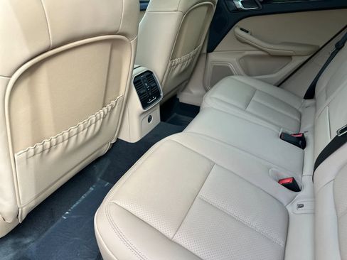 New 2026 Porsche Macan image 13