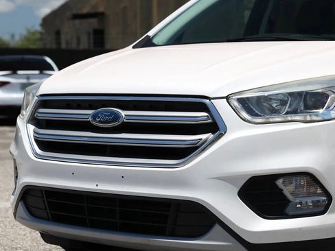 Used 2017 Ford Escape Titanium AWD/4WD image 19