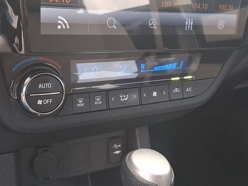 Used 2014 Toyota Corolla LE FWD image 15