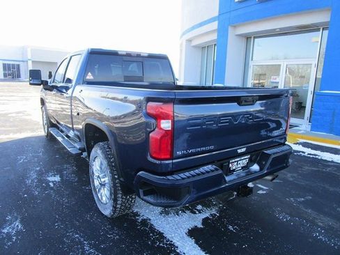 Used 2020 Chevrolet Silverado 2500 High Country image 3
