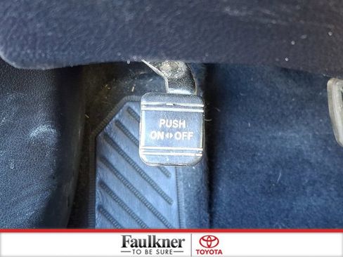 Used 2017 Toyota Camry SE image 25