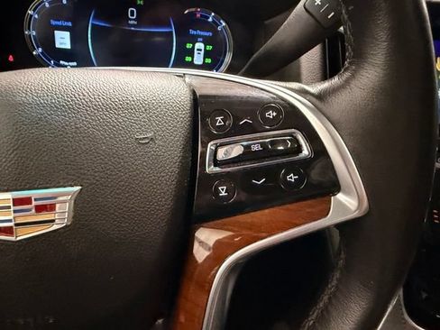 Used 2017 Cadillac Escalade Luxury AWD/4WD image 35