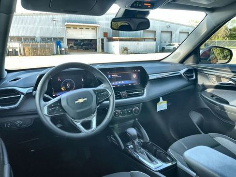 Certified 2026 Chevrolet TrailBlazer LT w/ Convenience Package image 10