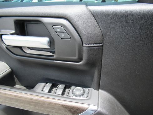 Used 2021 Chevrolet Silverado 1500 LT AWD/4WD image 24