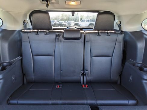 Used 2021 Toyota Highlander XLE image 42