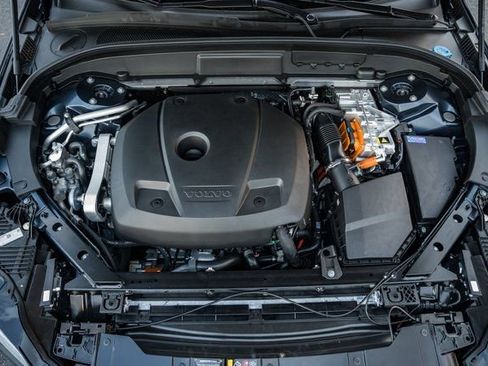 New 2026 Volvo XC60 T8 Plus w/ Protection Package Premier image 18