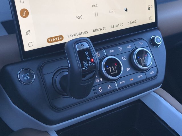 New 2026 Land Rover Defender 110 S AWD/4WD image 9