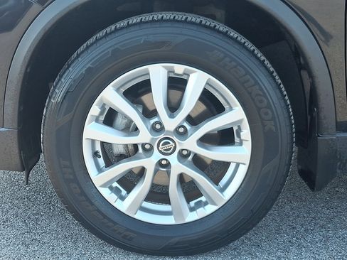 Used 2020 Nissan Rogue S w/ Special Edition Package image 9