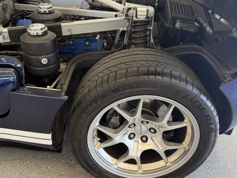 Used 2006 Ford GT RWD image 52