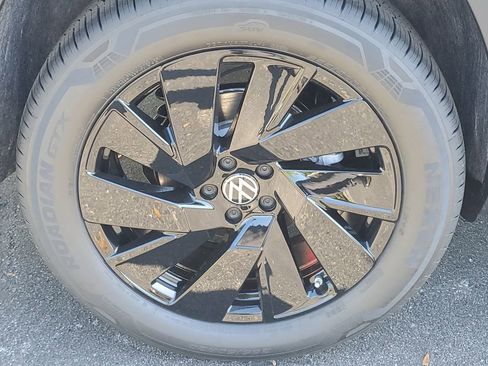 New 2026 Volkswagen Atlas SE image 7