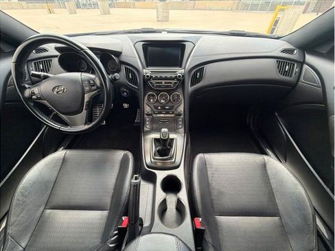 Used 2014 Hyundai Genesis 3.8 RWD image 14
