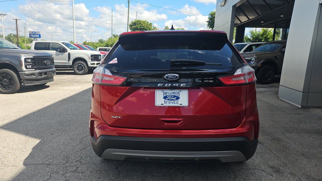 Used 2024 Ford Edge SEL AWD/4WD image 4
