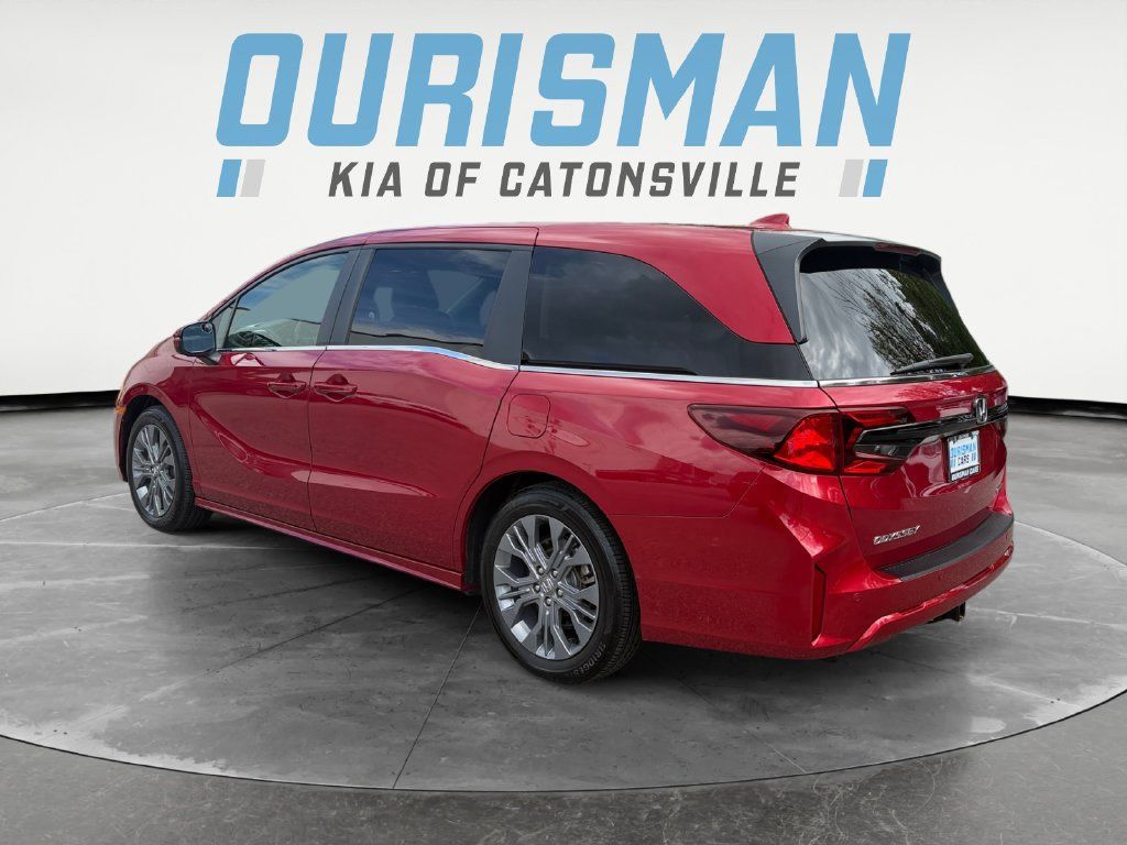 Used 2025 Honda Odyssey Touring image 4