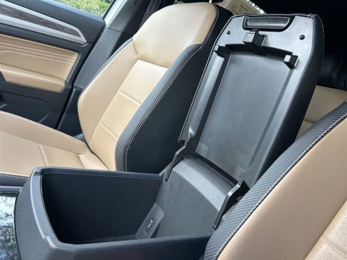 Used 2022 Volkswagen Atlas Cross Sport SE image 39