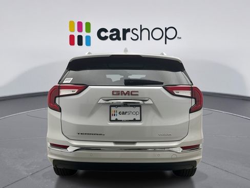 Used 2024 GMC Terrain Denali w/ Denali Premium Package AWD/4WD image 4