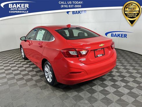 Certified 2019 Chevrolet Cruze LT w/ LT Fleet Convenience Package image 7