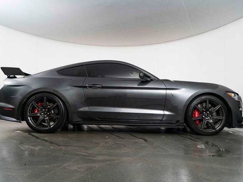 Used 2020 Ford Mustang Shelby GT500 w/ Carbon Fibre Track Pack RWD image 9