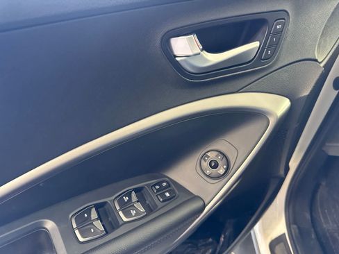 Used 2018 Hyundai Santa Fe Limited FWD image 17