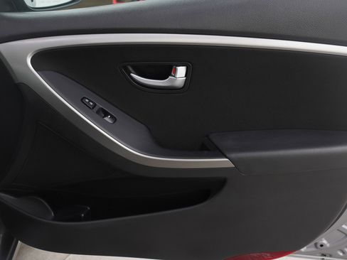 Used 2013 Hyundai Elantra GT image 9