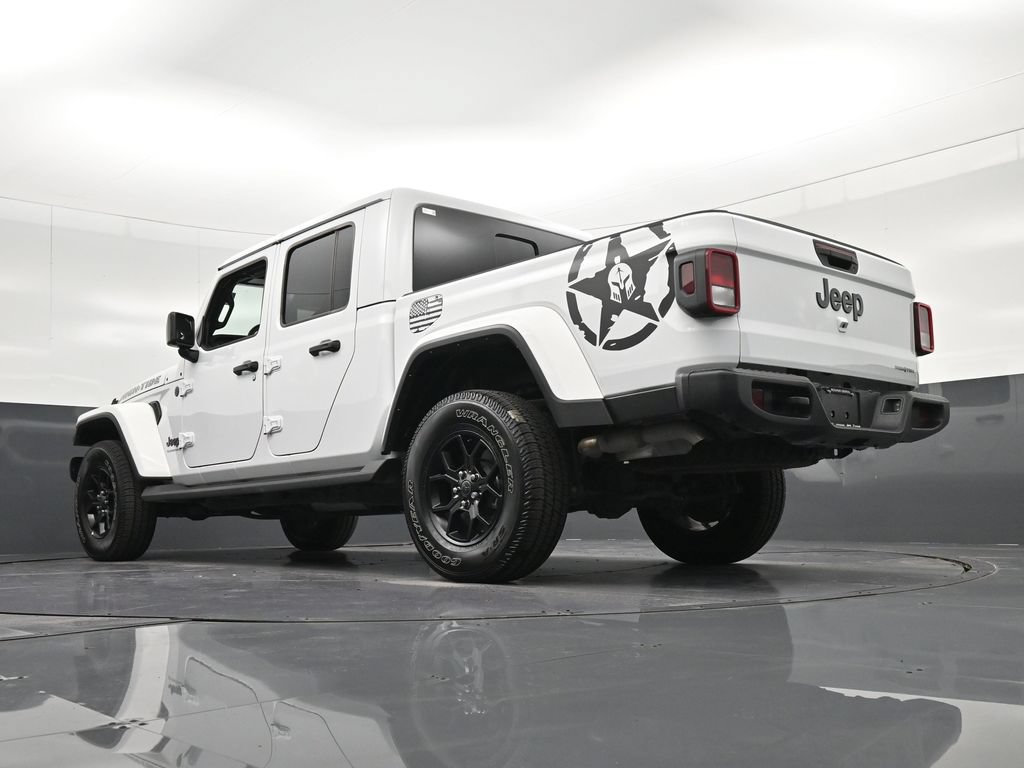 Used 2025 Jeep Gladiator Sport AWD/4WD image 24