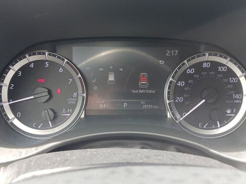 Used 2023 Toyota Highlander XLE FWD image 24