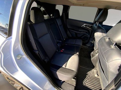 Used 2024 Mitsubishi Outlander SE image 26