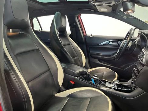 Used 2018 INFINITI QX30 Sport w/ Sport Leather Package FWD image 10