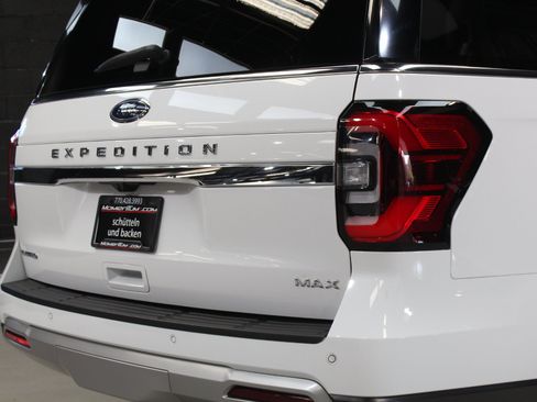 Used 2023 Ford Expedition Max Limited AWD/4WD image 13