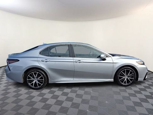Used 2023 Toyota Camry SE FWD image 7