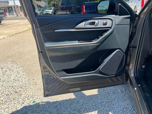 Used 2026 Ford Explorer Tremor w/ Tremor Convenience Package AWD/4WD image 11