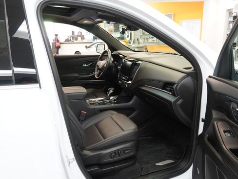 Used 2023 Chevrolet Traverse High Country w/ LPO, Floor Liner Package AWD/4WD image 26