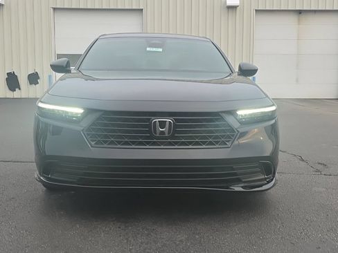 Used 2025 Honda Accord Sport image 2