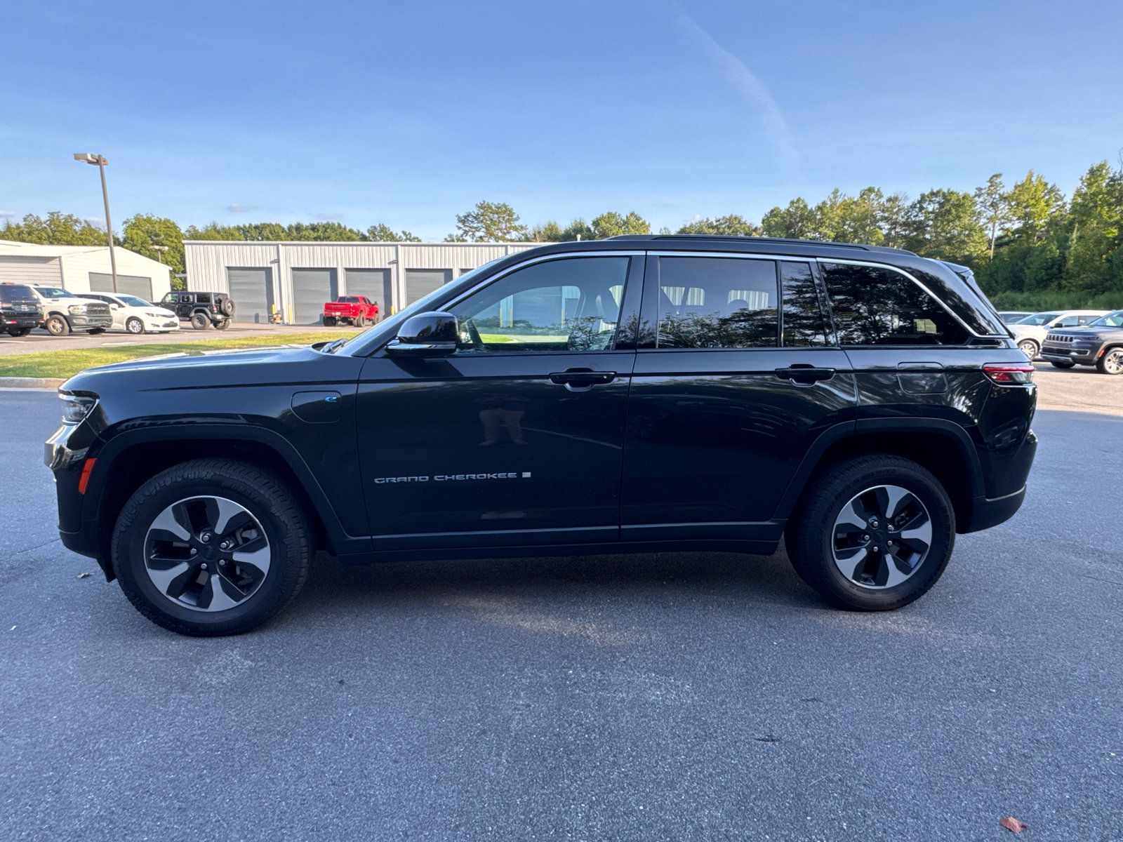 Used 2024 Jeep Grand Cherokee Limited 4xe AWD/4WD image 5