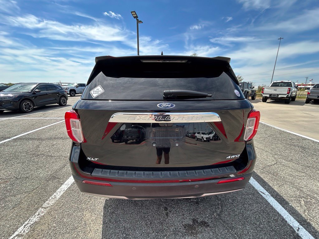Used 2022 Ford Explorer XLT w/ Equipment Group 202A AWD/4WD image 3