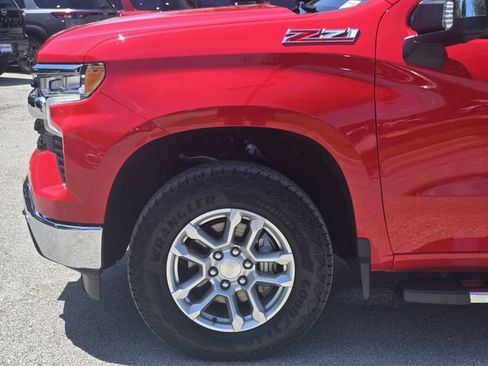 Used 2025 Chevrolet Silverado 1500 LT AWD/4WD image 6
