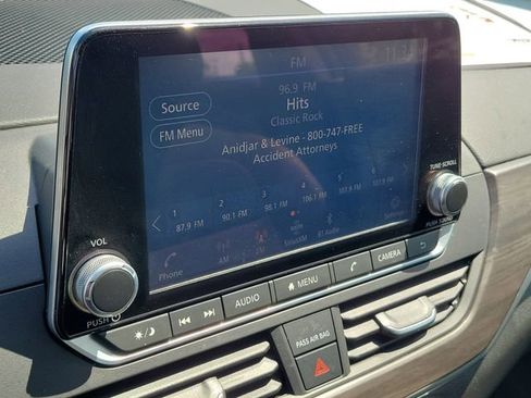 Used 2024 Nissan Altima 2.5 SV FWD image 27