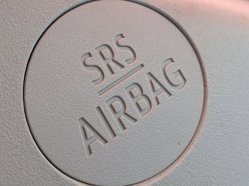 Used 2018 Toyota Tacoma SR w/ SR Convenience Package image 13