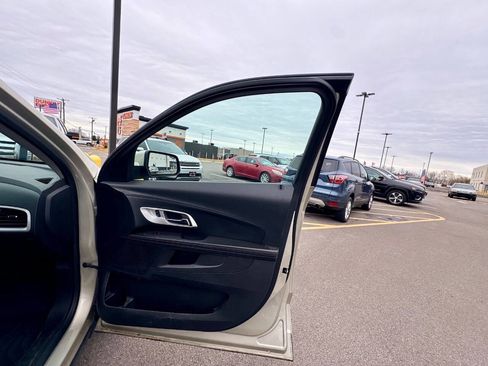 Used 2015 Chevrolet Equinox LT w/ Driver Convenience Package image 35