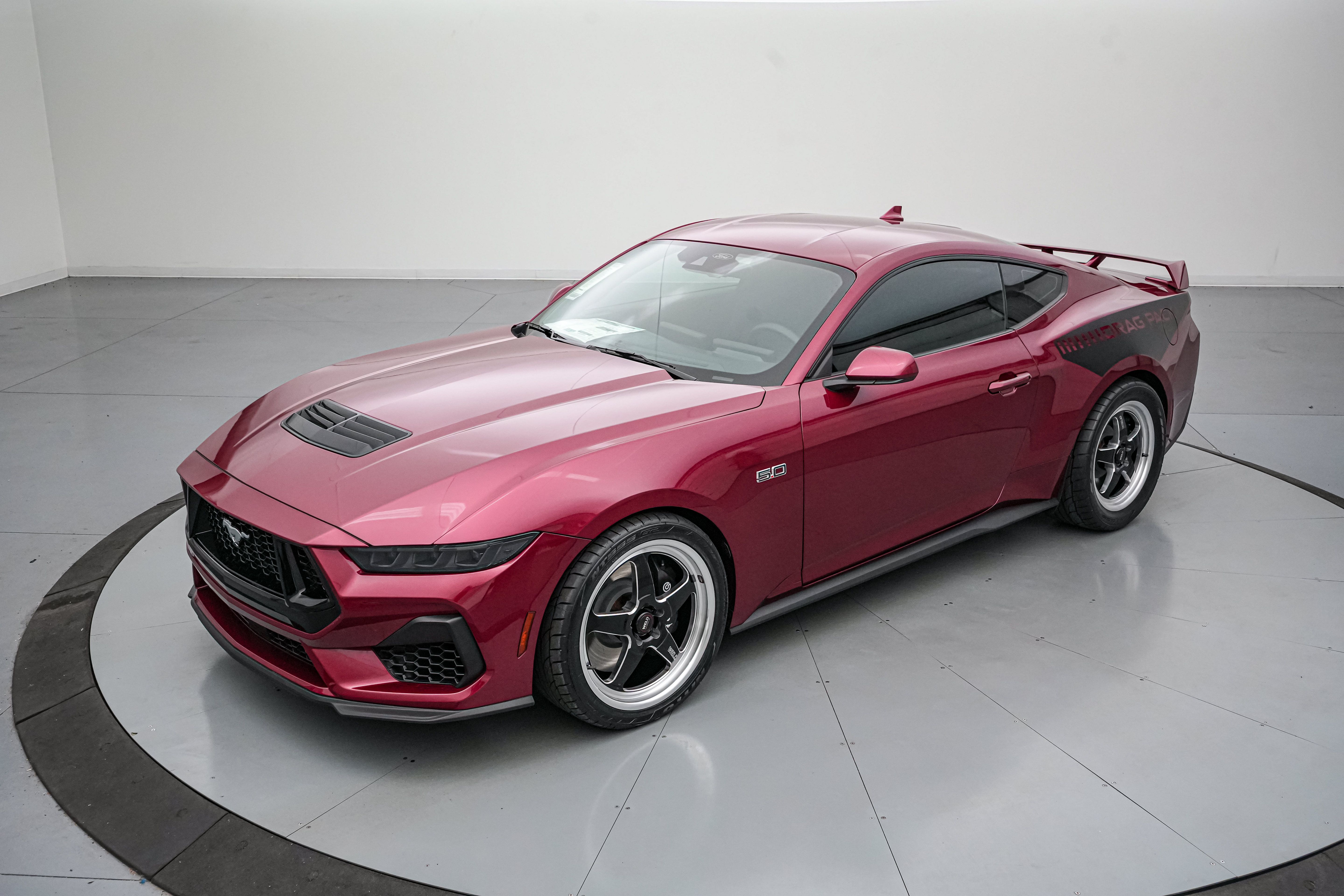New 2026 Ford Mustang GT w/ GT Performance Package RWD image 9